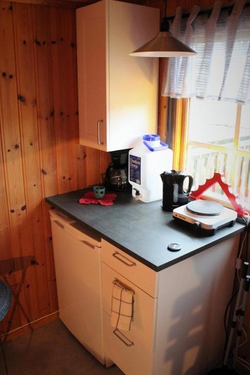 Olofstorp Bjoersjoeas Vildmark - Small Camping Cabin Close To Nature מראה חיצוני תמונה