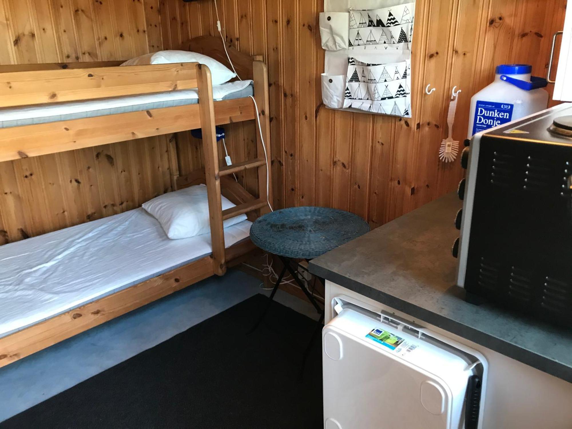 Olofstorp Bjoersjoeas Vildmark - Small Camping Cabin Close To Nature חדר תמונה